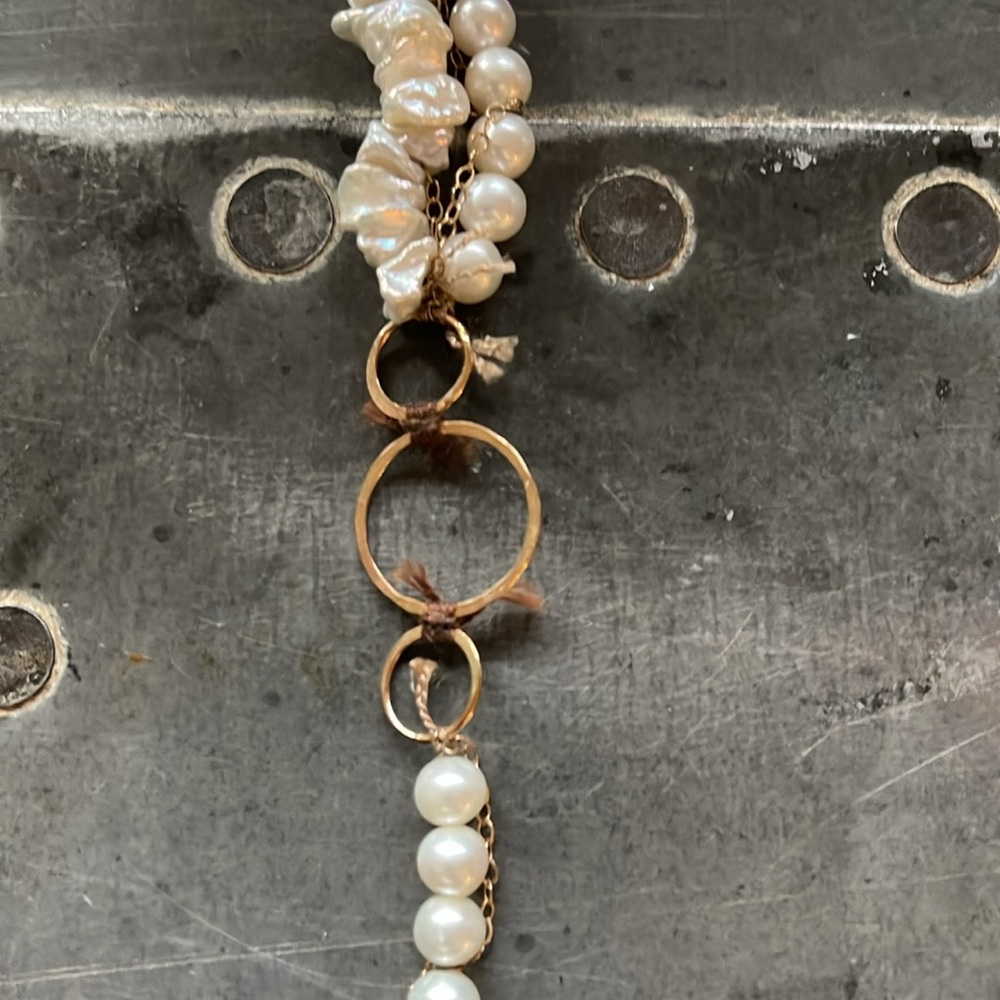 Melissa Joy Manning Pearl and gold necklace - Picture 13 of 16